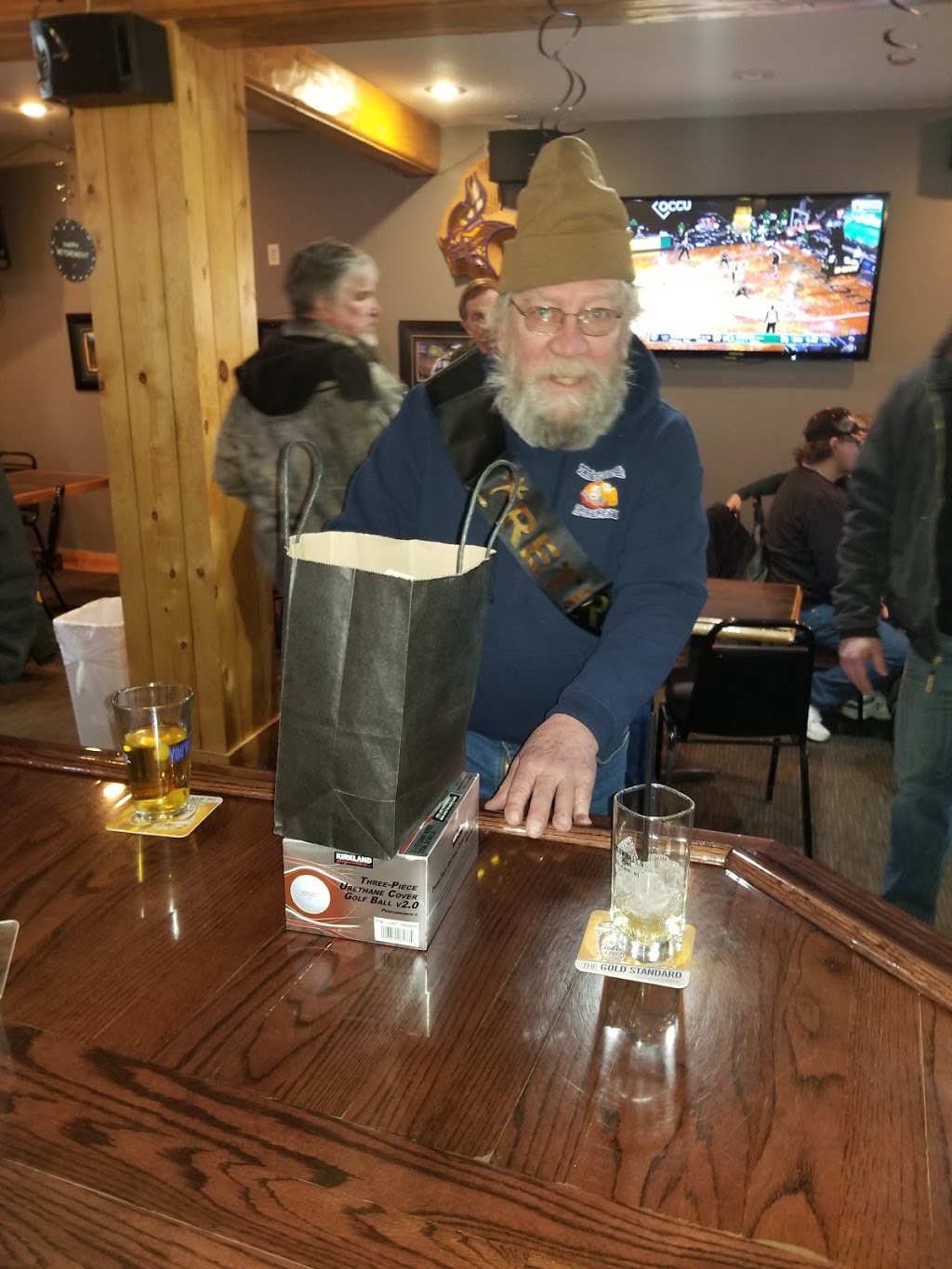 Snowballs Bar | meal takeaway | 463 E Wall St, Ellsworth, WI 54011, USA | 7152735174 OR +1 715-273-5174