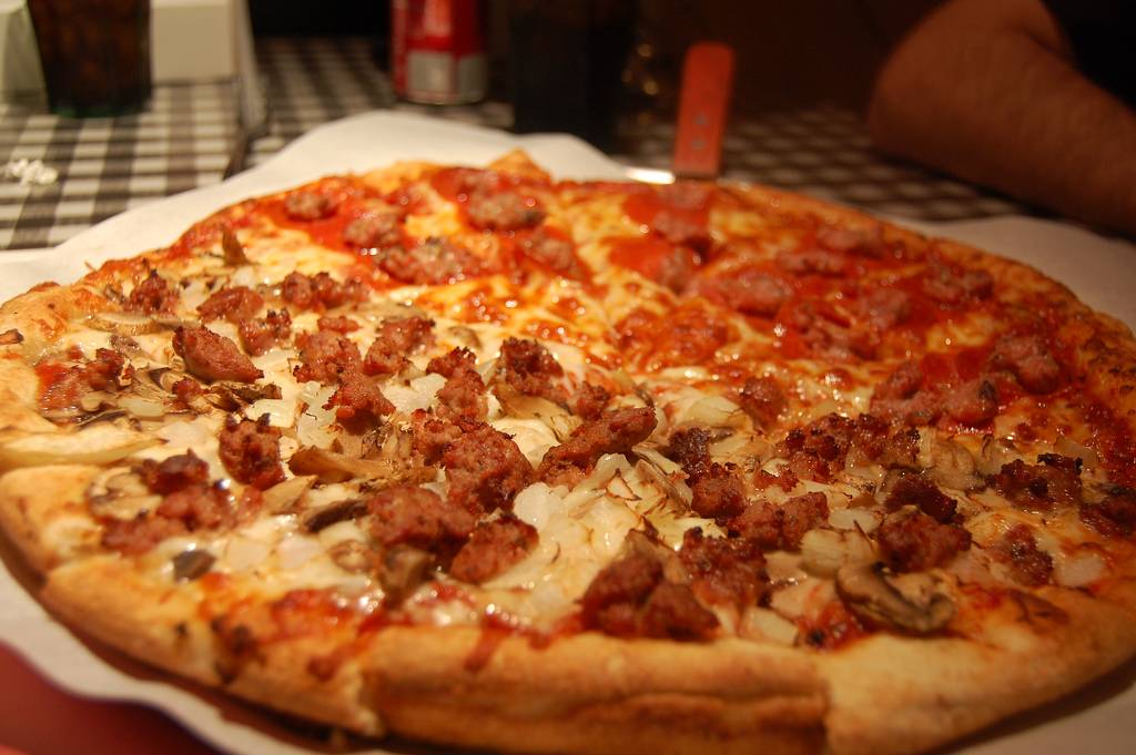Master Pizza | restaurant | 6643 Mayfield Rd, Mayfield Heights, OH 44124, USA | 4404491516 OR +1 440-449-1516