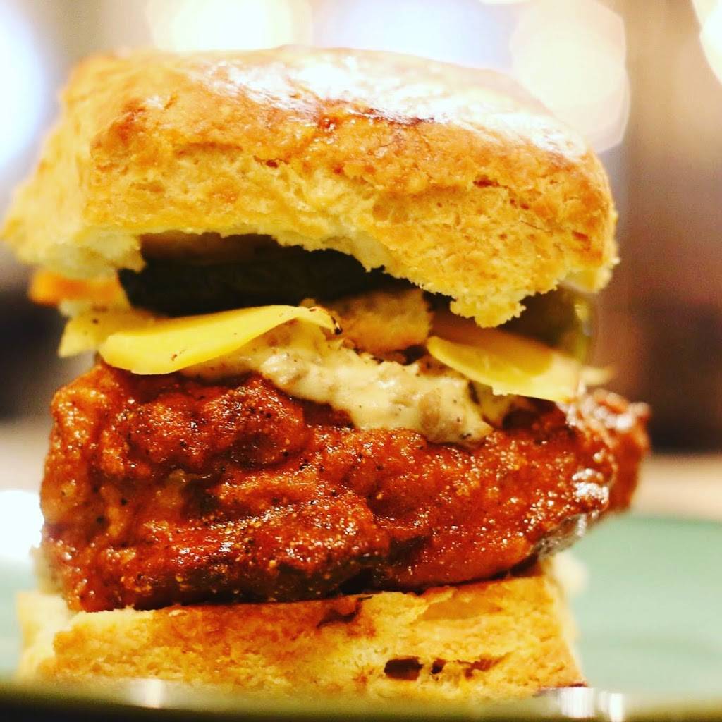 The Budlong Hot Chicken | meal takeaway | 1008 W Armitage Ave, Chicago, IL 60614, USA | 7732709005 OR +1 773-270-9005