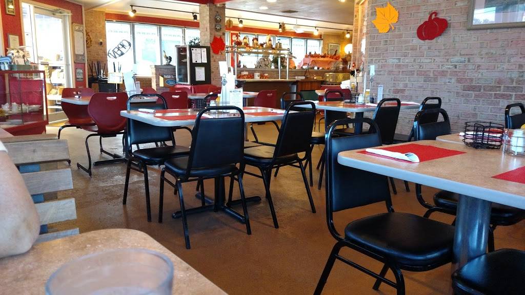 Wanda Jeans Family Restaurant | restaurant | 846 Egg Harbor Rd, Sturgeon Bay, WI 54235, USA | 9207430105 OR +1 920-743-0105
