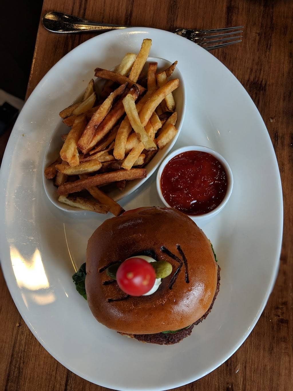 KEE Oyster House | restaurant | 126-128 E Post Rd, White Plains, NY 10601, USA | 9144378535 OR +1 914-437-8535