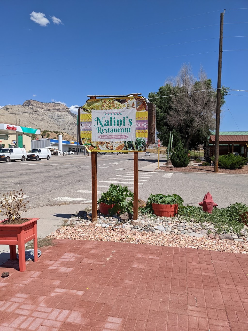 Nalinis Restaurant | restaurant | 257 E 1st St, Parachute, CO 81635, USA | 9702850199 OR +1 970-285-0199