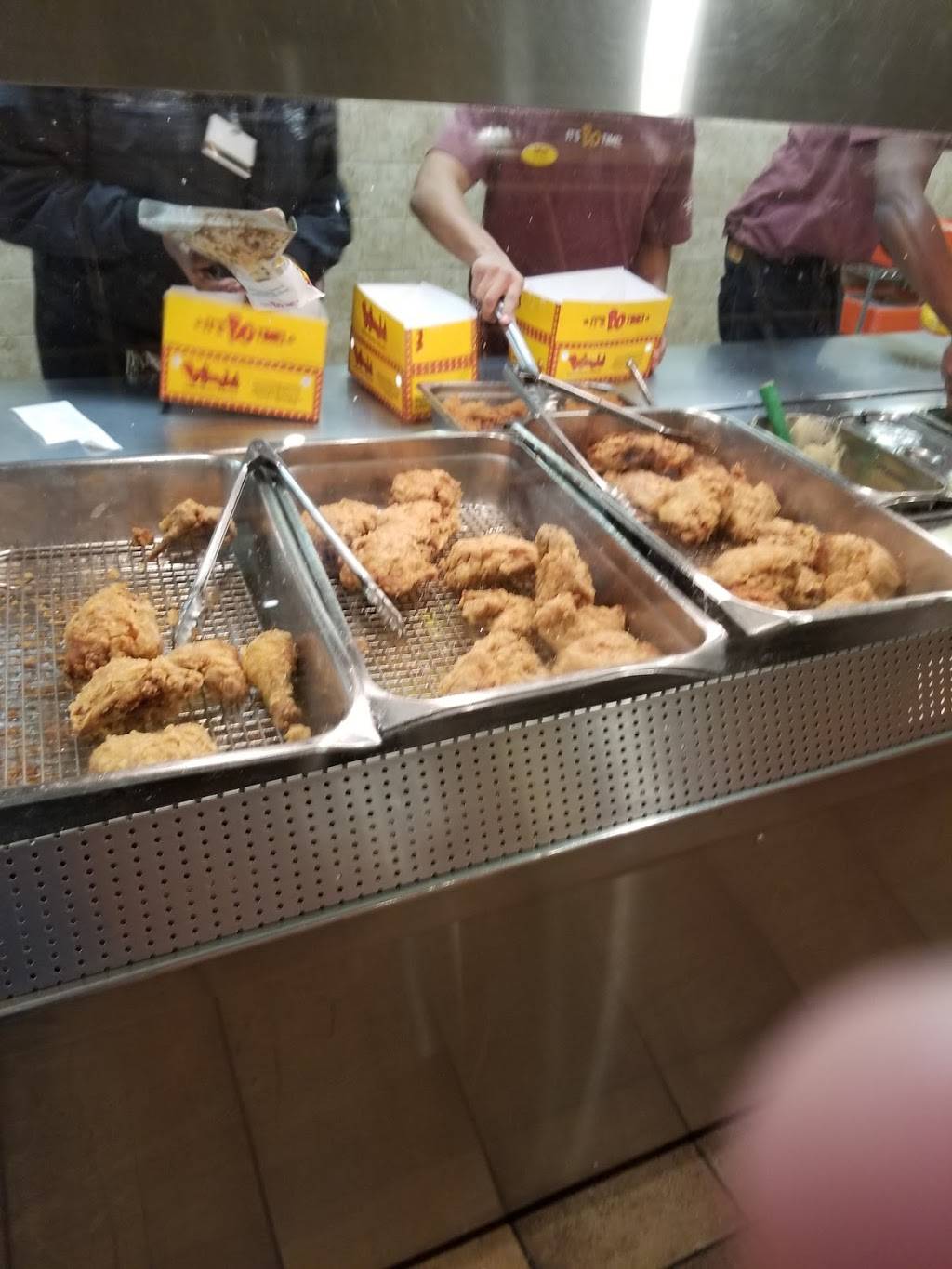 Bojangles Famous Chicken n Biscuits | restaurant | 3558 Hillsborough Rd, Durham, NC 27705, USA | 9193836797 OR +1 919-383-6797