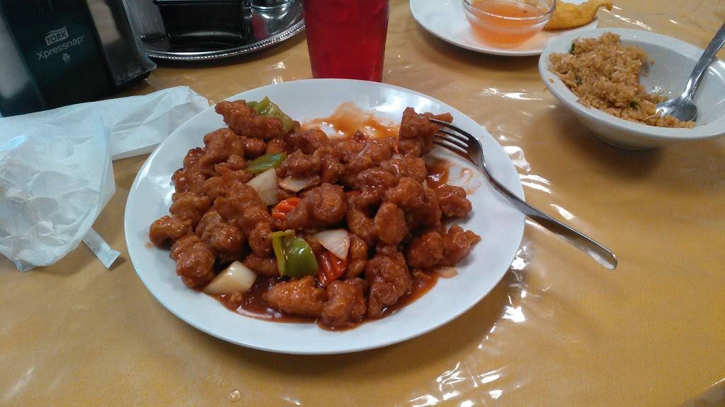 Royal Egg Rolls | restaurant | 439 W Centerton Blvd, Centerton, AR 72719, USA | 4797951330 OR +1 479-795-1330