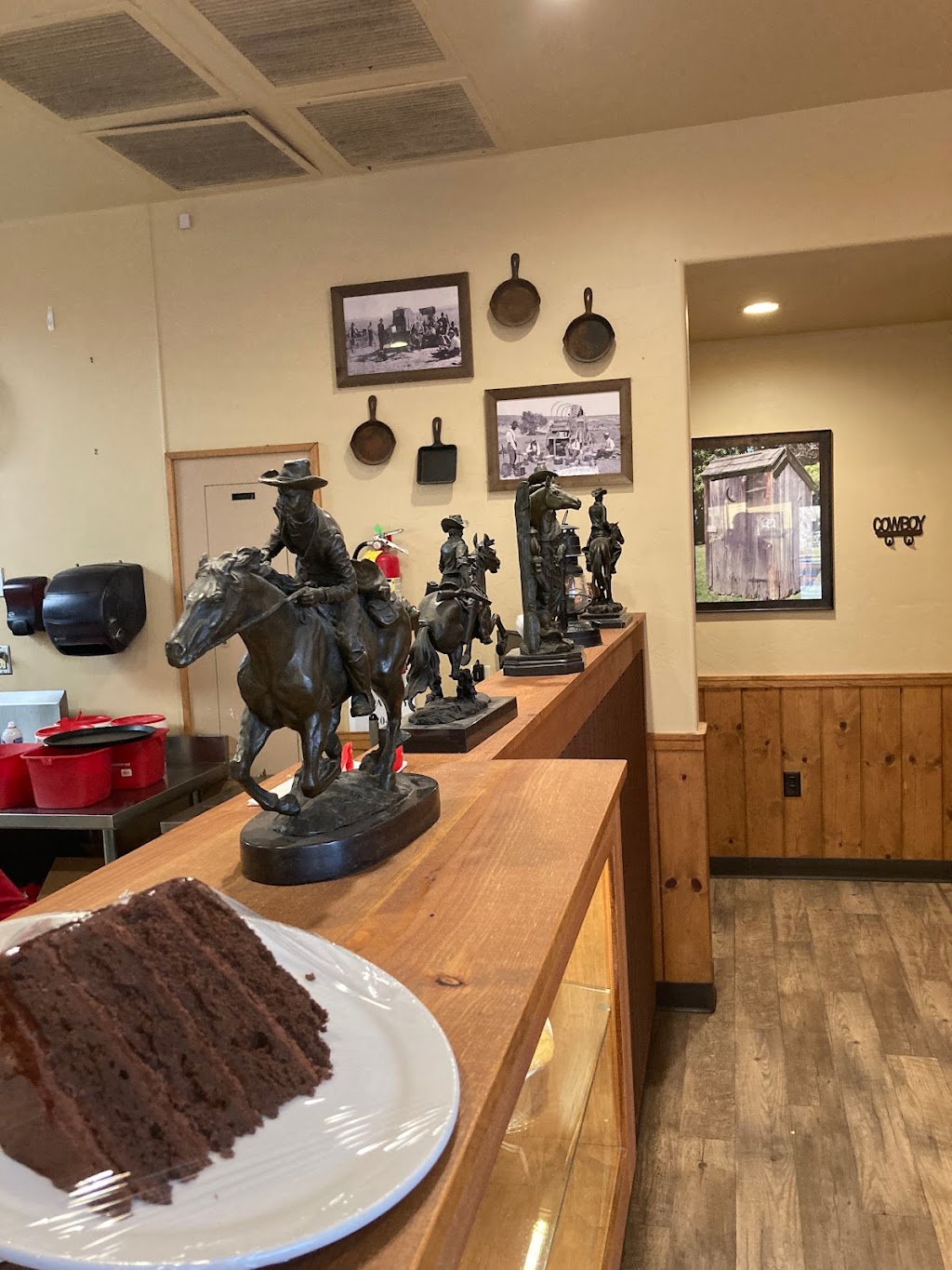 Cowboy Cookin | restaurant | 495 E Wickenburg Way, Wickenburg, AZ 85390, USA | 9286843882 OR +1 928-684-3882