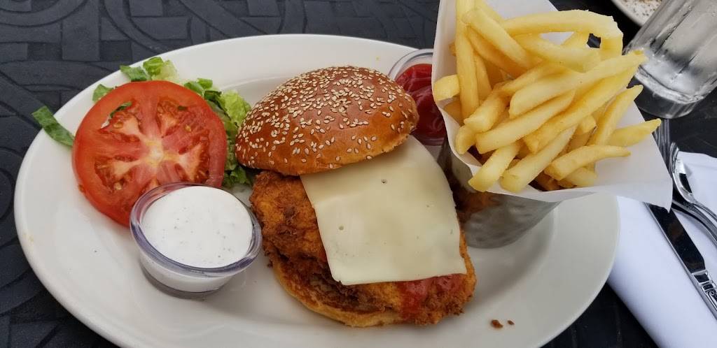 The Cheesecake Factory | restaurant | 131 Wolf Rd, Albany, NY 12205, USA | 5184532500 OR +1 518-453-2500