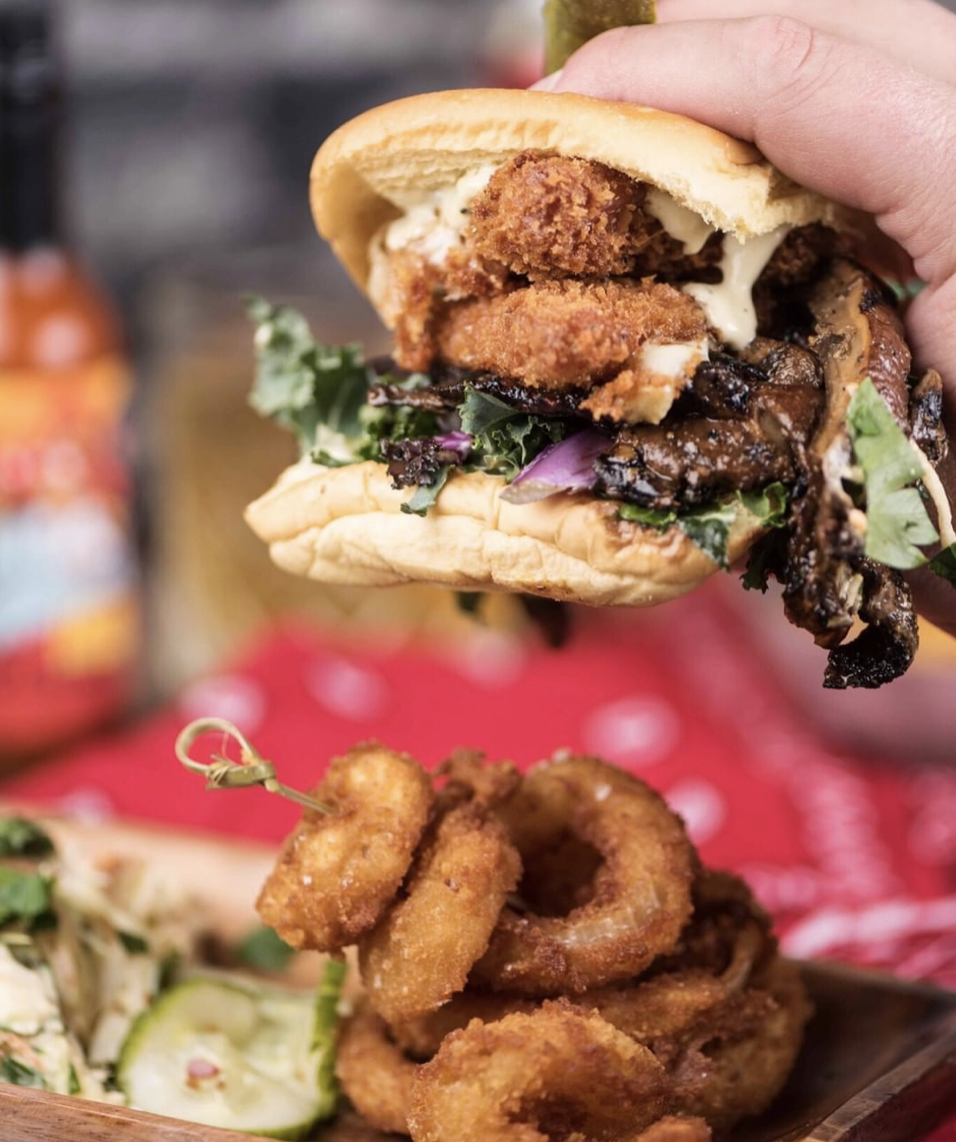 Blackjack BBQ Square 1 | restaurant | 100 City Centre Dr FM02, Mississauga, ON L5B 2C9, Canada | 9052322388 OR +1 905-232-2388