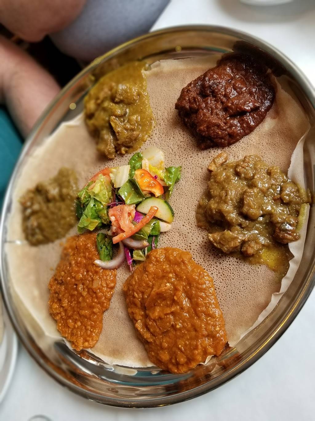 Demera Restaurant | restaurant | 4801 N Broadway, Chicago, IL 60640, USA | 7733348787 OR +1 773-334-8787