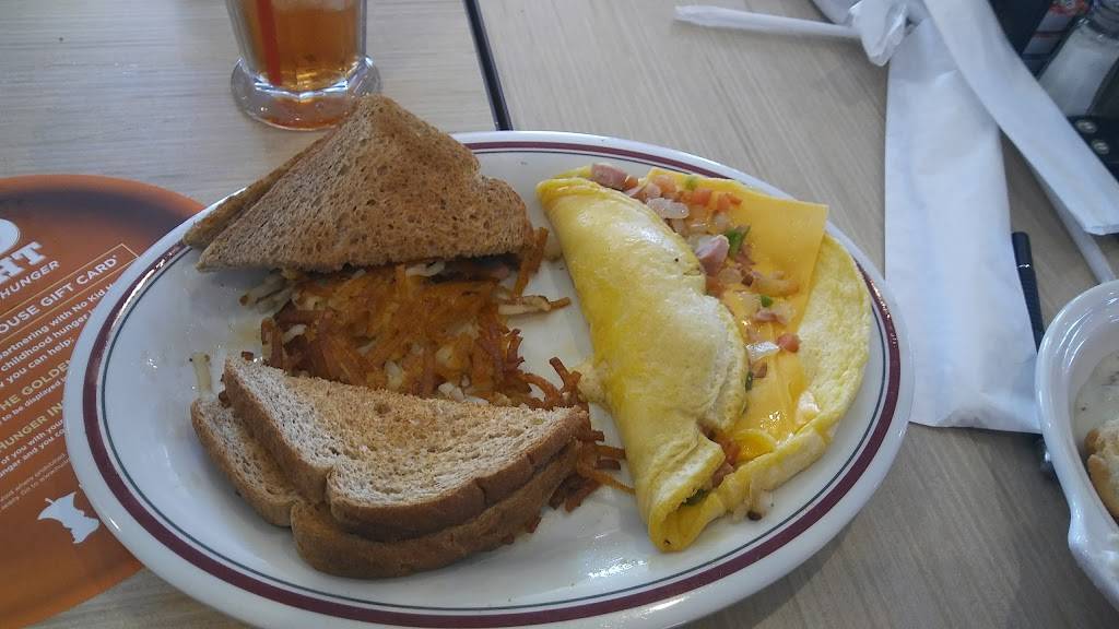 Huddle House | restaurant | 904 W Montgomery St, Willis, TX 77378, USA | 9366661665 OR +1 936-666-1665