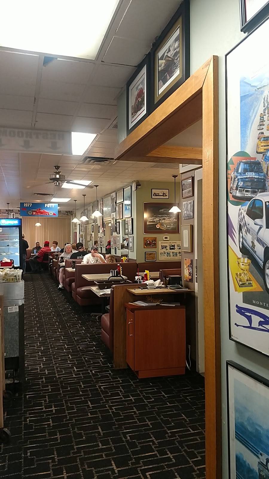 Charlie Browns Pancake & Steak House | bakery | 1038 N Main St, Indianapolis, IN 46224, USA | 3172432502 OR +1 317-243-2502