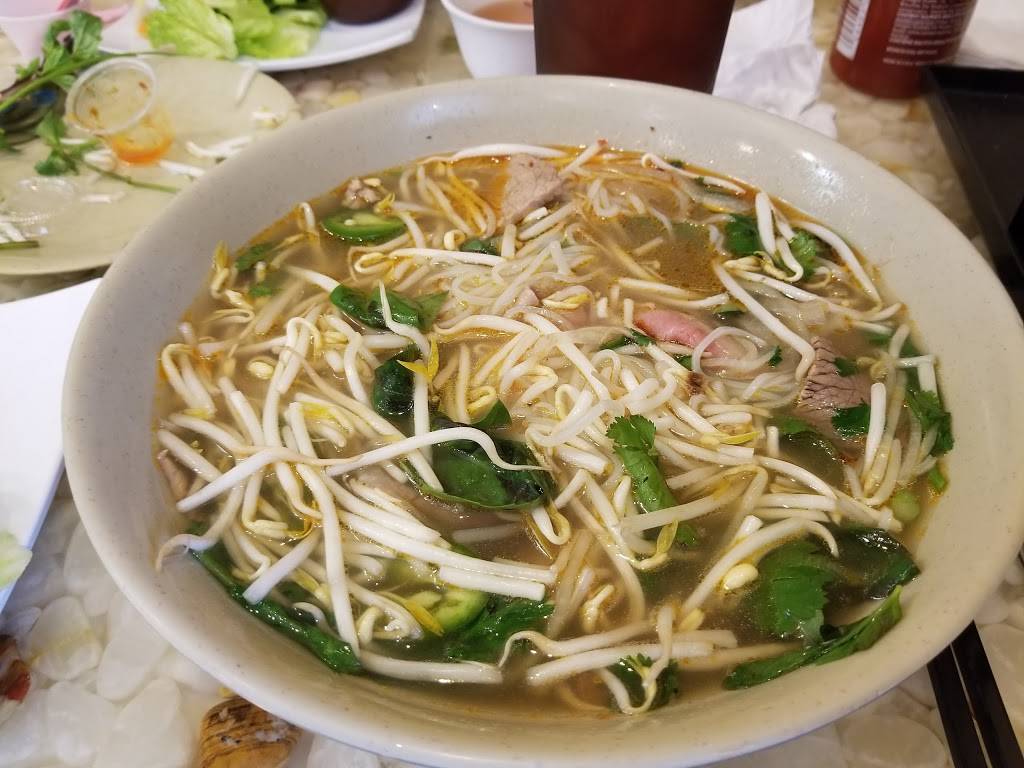 Pho Binh 59 South | restaurant | 8336 Southwest Fwy, Houston, TX 77074, USA | 7137771770 OR +1 713-777-1770