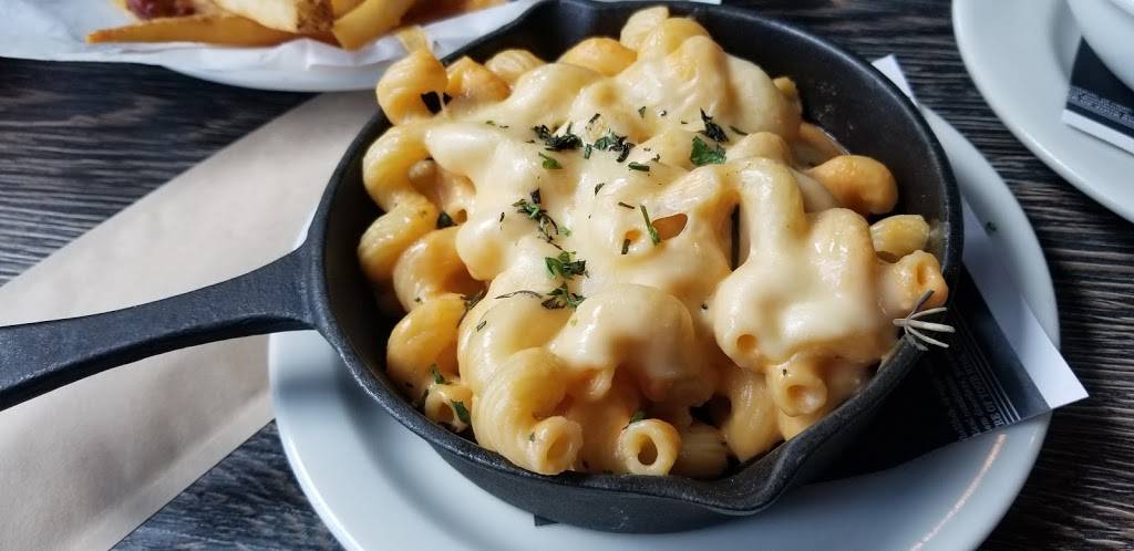 The General Public House | restaurant | Winter Springs Town Center, 156 Tuskawilla Rd, Winter Springs, FL 32708, USA | 4078909696 OR +1 407-890-9696