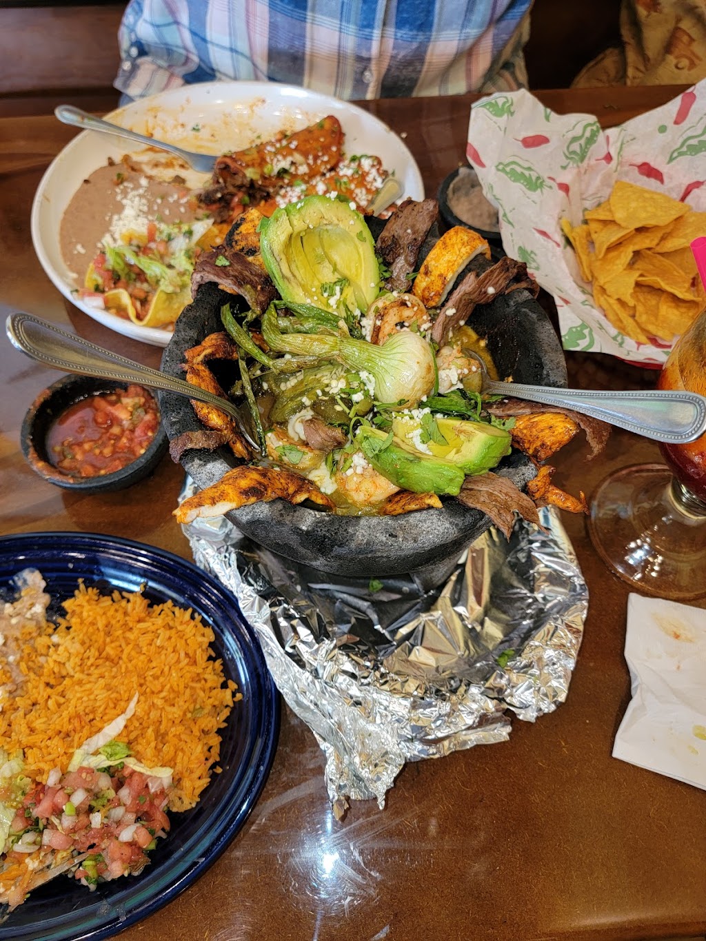 Mi Tierra (NE) | restaurant | 8320 Northwoods Dr, Lincoln, NE 68505, USA | 4022613738 OR +1 402-261-3738