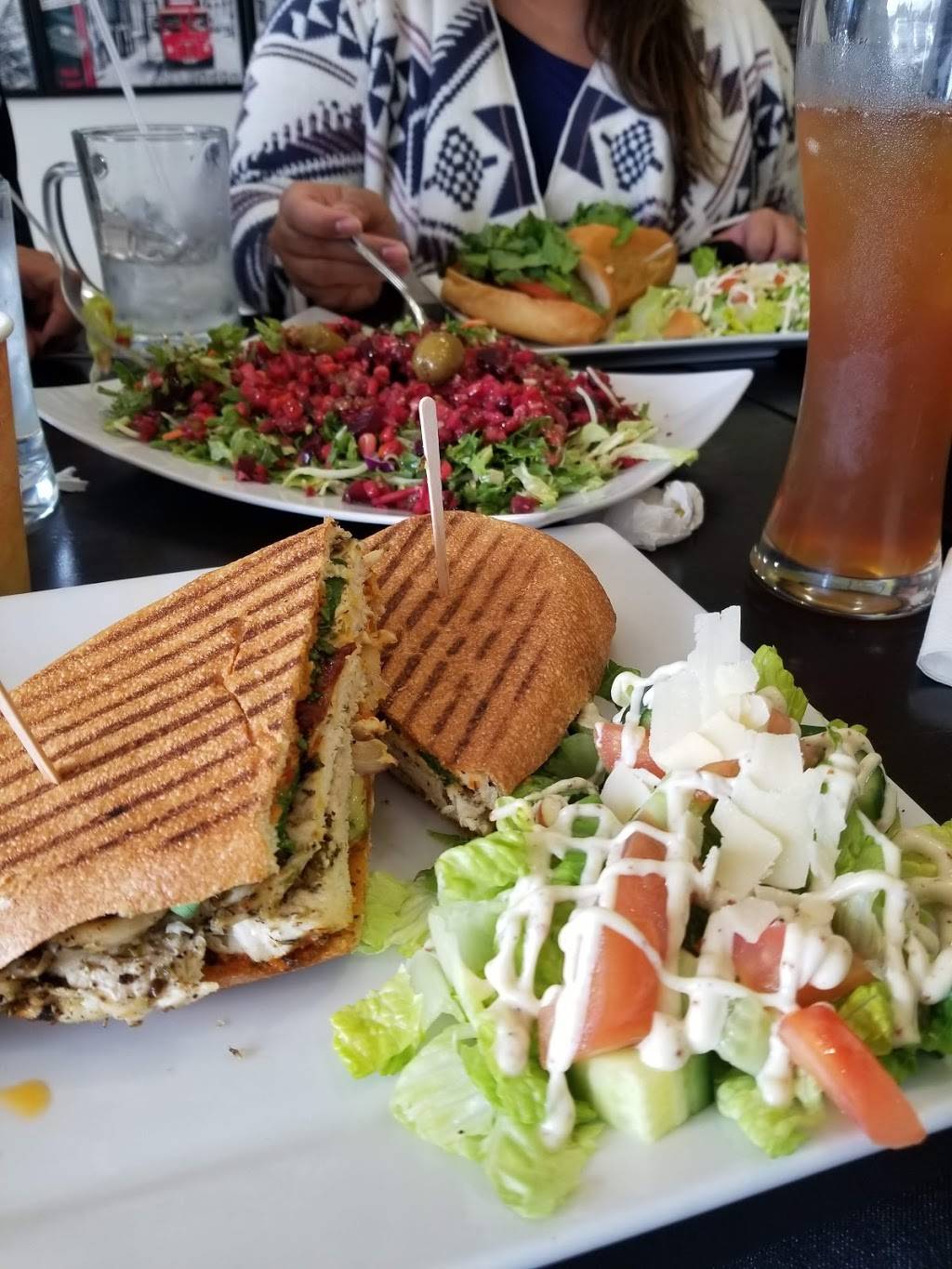 Uncle Afs | restaurant | 5905 Kanan Rd, Agoura Hills, CA 91301, USA | 8185843556 OR +1 818-584-3556