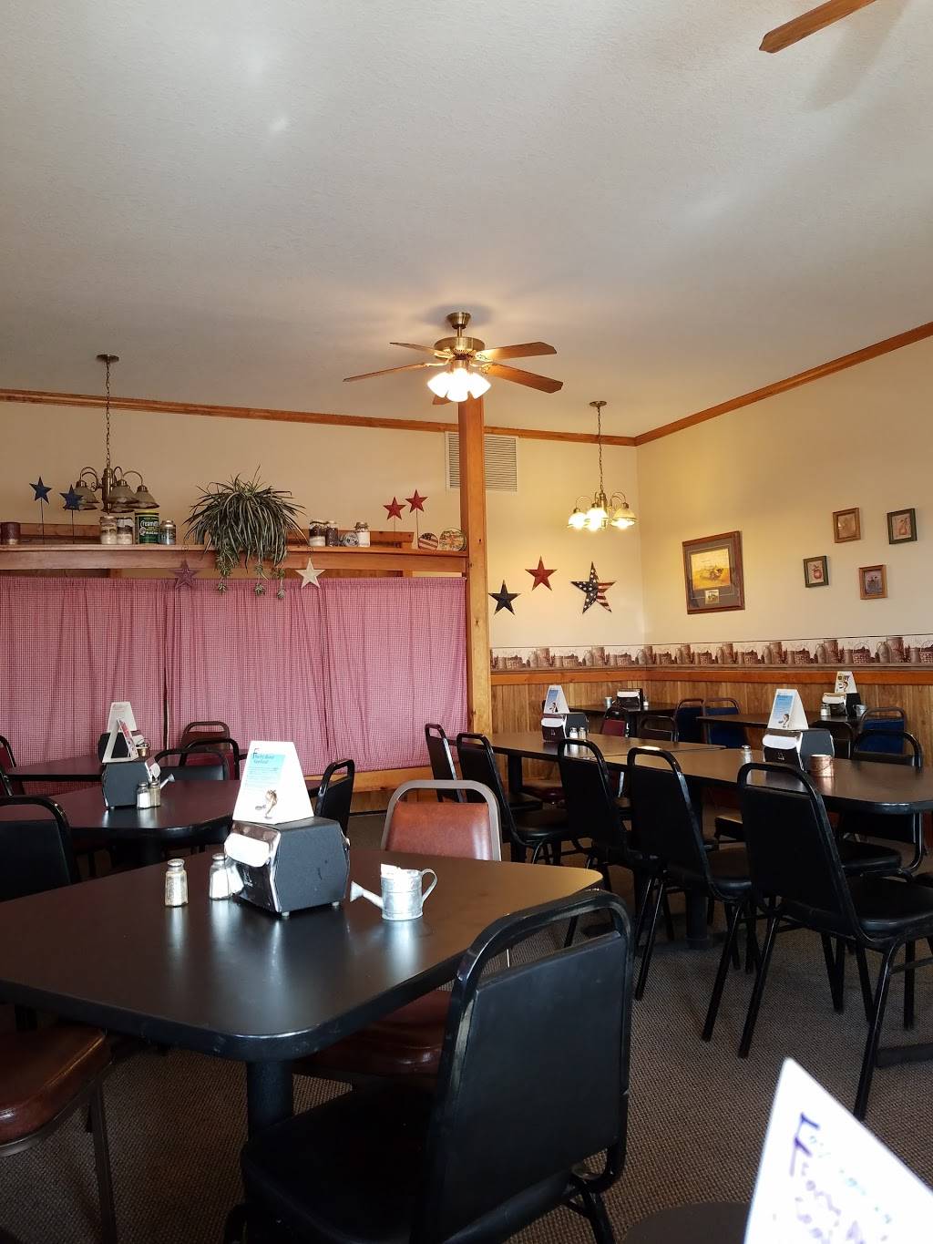 Cindys Kitchen | restaurant | 600 Commerce Dr E, Belle Plaine, MN 56011, USA | 9528733355 OR +1 952-873-3355