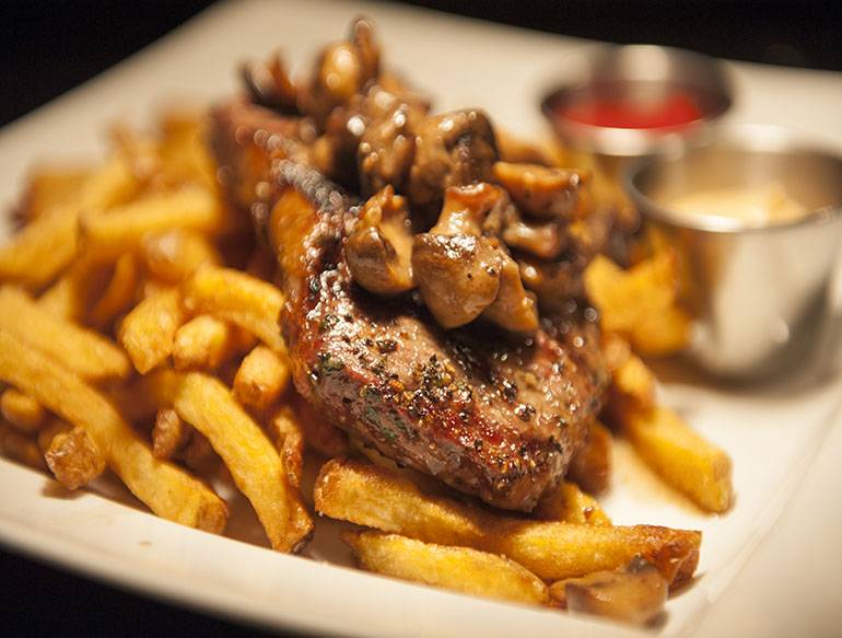 Trattoria Timone Ristorante | restaurant | 2091 Winston Park Dr, Oakville, ON L6H 6P5, Canada | 9058422906 OR +1 905-842-2906