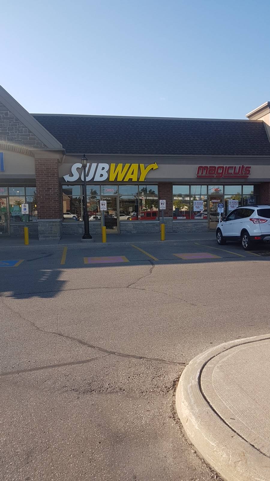 Subway | restaurant | 5 Clair Rd West Clairfield Commons, Unit # B01007A, Guelph, ON N1L 0A6, Canada | 5198271465 OR +1 519-827-1465