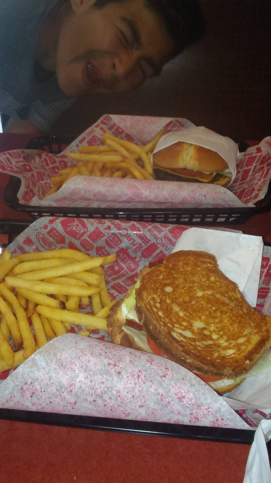 Jack in the Box | restaurant | 2100 E W El Monte Way, Dinuba, CA 93618, USA | 5595913505 OR +1 559-591-3505