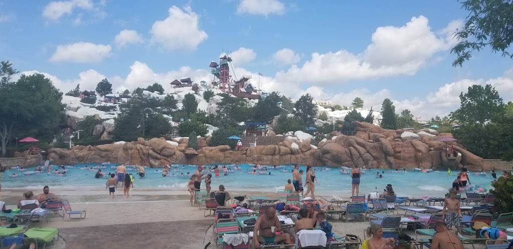 Polar Pub | restaurant | 2902 Osceola Pkwy, Orlando, FL 32830, USA | 4079393463 OR +1 407-939-3463