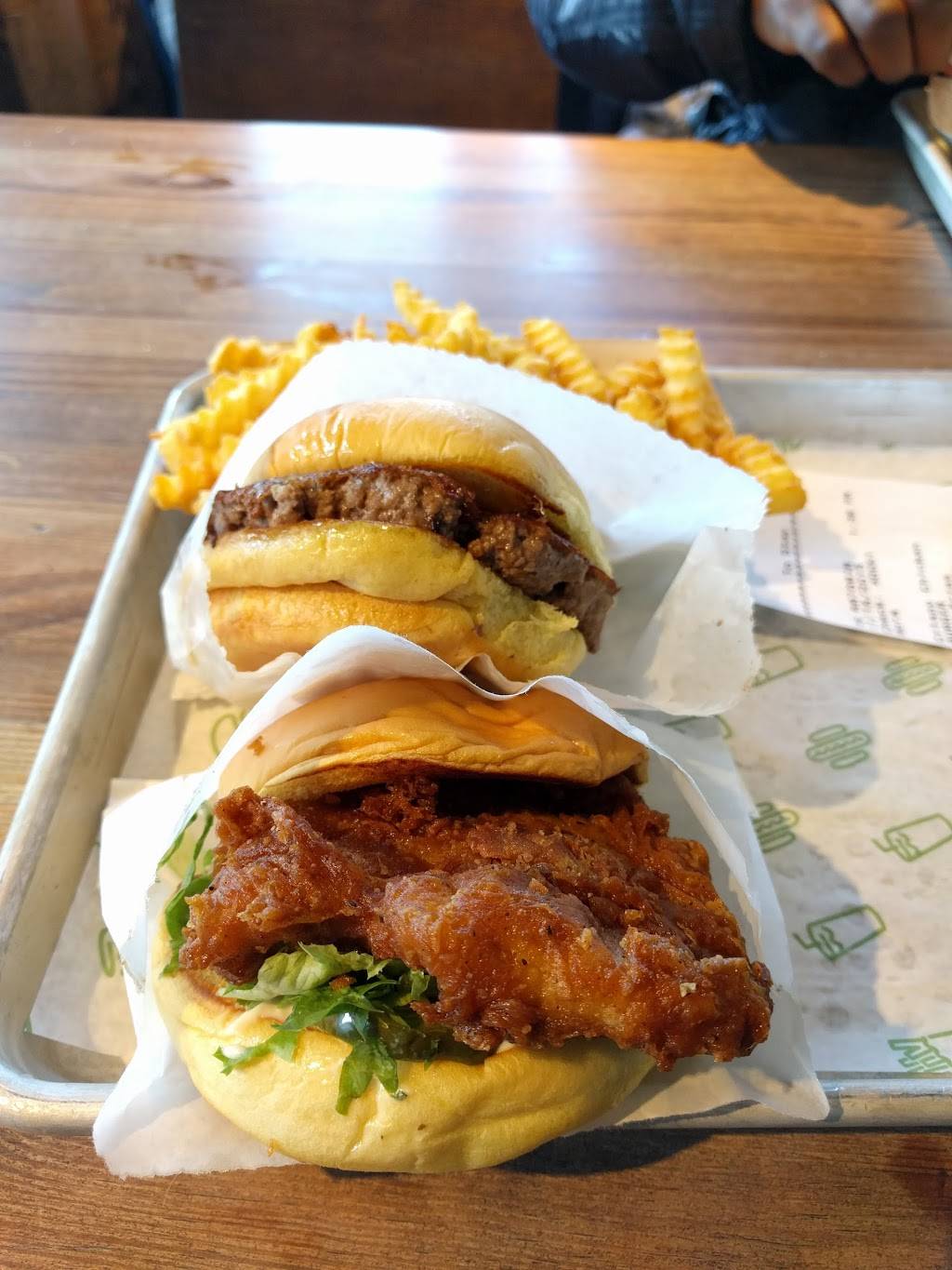 Shake Shack | meal takeaway | 1 Old Fulton St, Brooklyn, NY 11201, USA | 3474352676 OR +1 347-435-2676