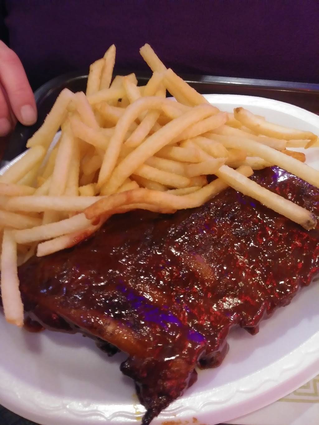 Mickeys Gyros & Ribs | restaurant | 525 N Harlem Ave, Oak Park, IL 60302, USA | 7088483333 OR +1 708-848-3333