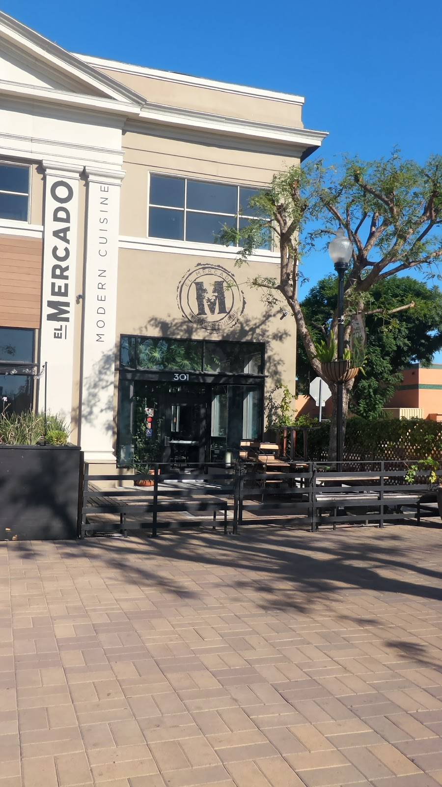 El Mercado Modern Cuisine | night club | 301 N Spurgeon St, Santa Ana, CA 92701, USA | 7143382446 OR +1 714-338-2446