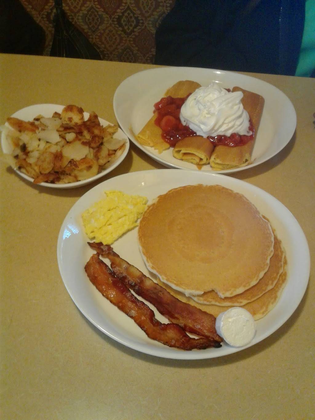 Middletown Pancake House | restaurant | 1610 NJ-35, Middletown, NJ 07748, USA | 7326711145 OR +1 732-671-1145