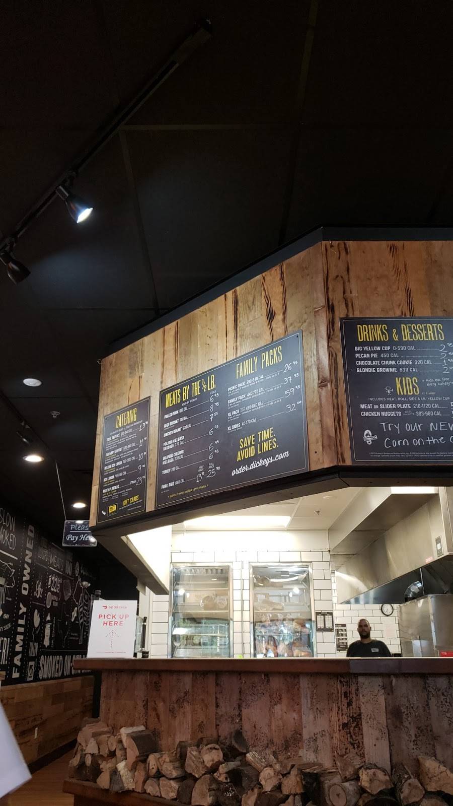 Dickeys Barbecue Pit | restaurant | 3511 NW Federal Hwy, Jensen Beach, FL 34957, USA | 7726929911 OR +1 772-692-9911