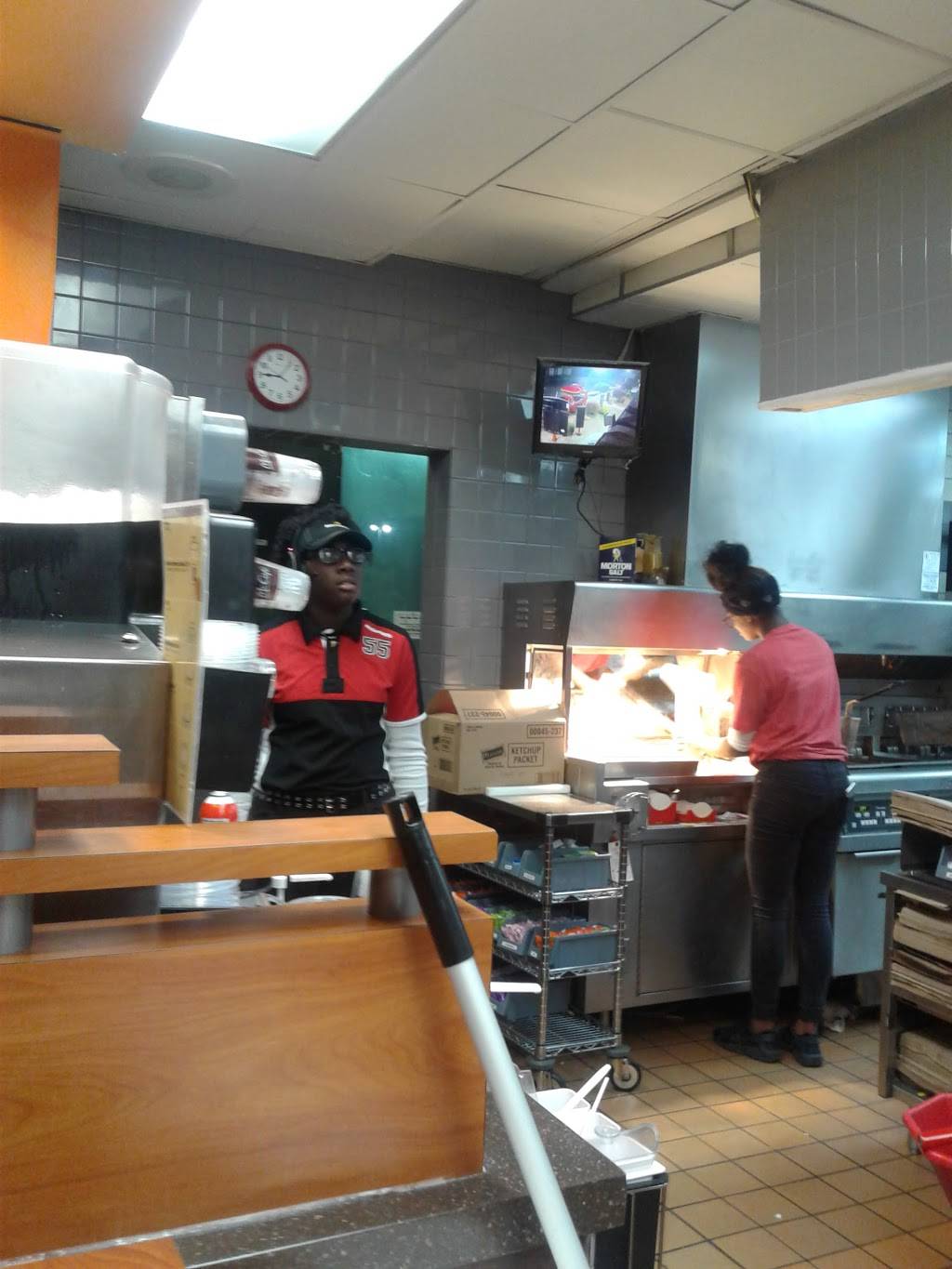 McDonalds | cafe | 4101 Kansas Ave, Kansas City, KS 66106, USA | 9132811312 OR +1 913-281-1312