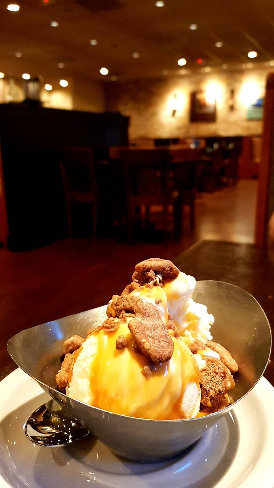 Carrabbas Italian Grill | restaurant | 14805 Dix Toledo Rd, Southgate, MI 48195, USA | 7342845339 OR +1 734-284-5339