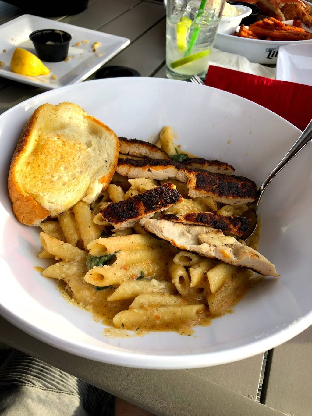 Crabbys Dockside | restaurant | 37 Causeway Blvd, Clearwater, FL 33767, USA | 7272101313 OR +1 727-210-1313