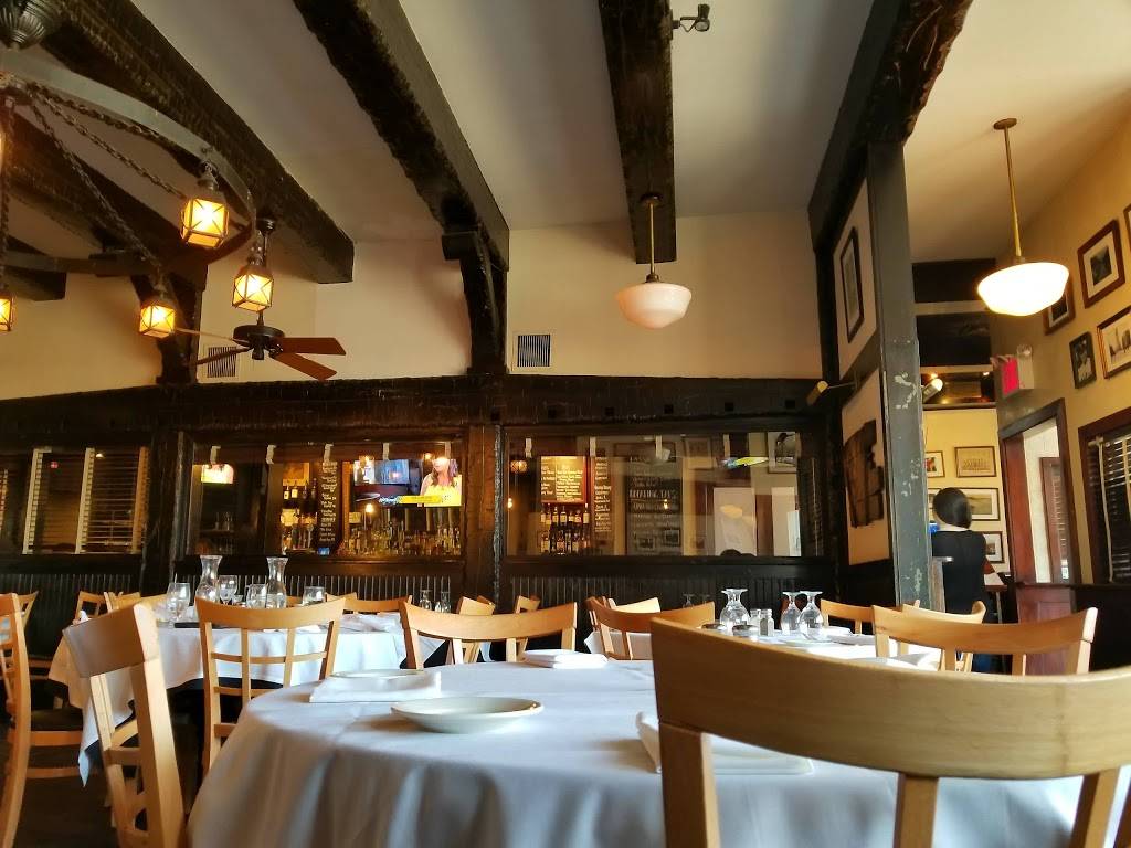 Galo Tavern 18 | restaurant | 265-11 Union Tpke, Queens, NY 11040, USA | 7183474846 OR +1 718-347-4846