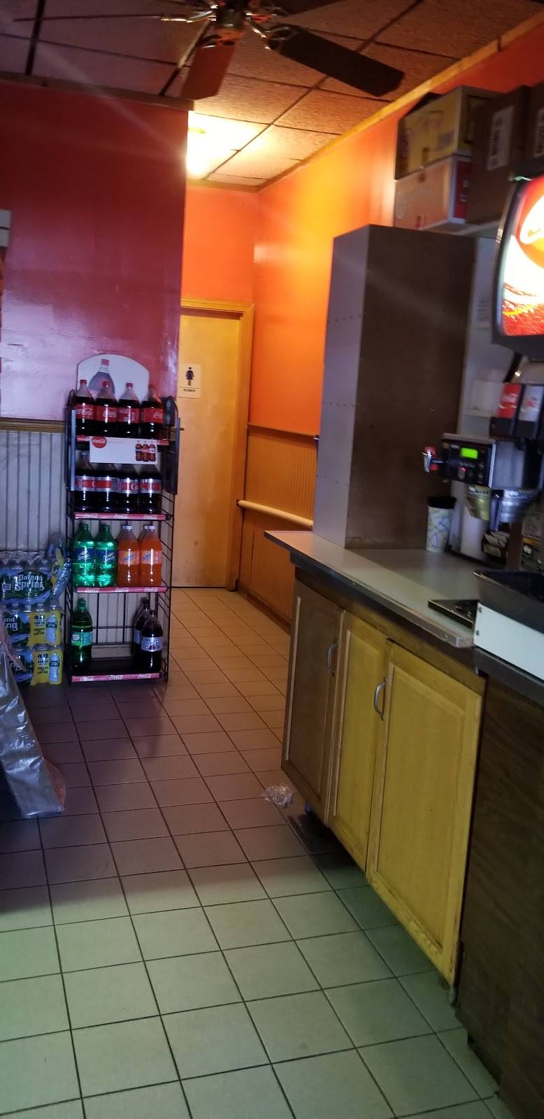 Milanos Pizza | restaurant | 3 Broadway, Concord, NH 03301, USA | 6032243419 OR +1 603-224-3419