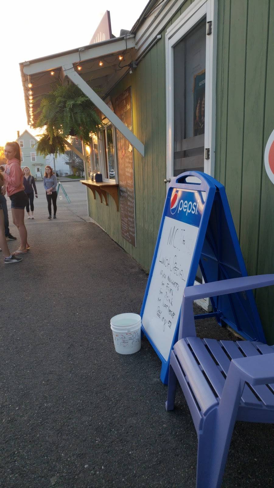 Big Bills | restaurant | 119 Main St, Pittsfield, ME 04967, USA | 2074877074 OR +1 207-487-7074