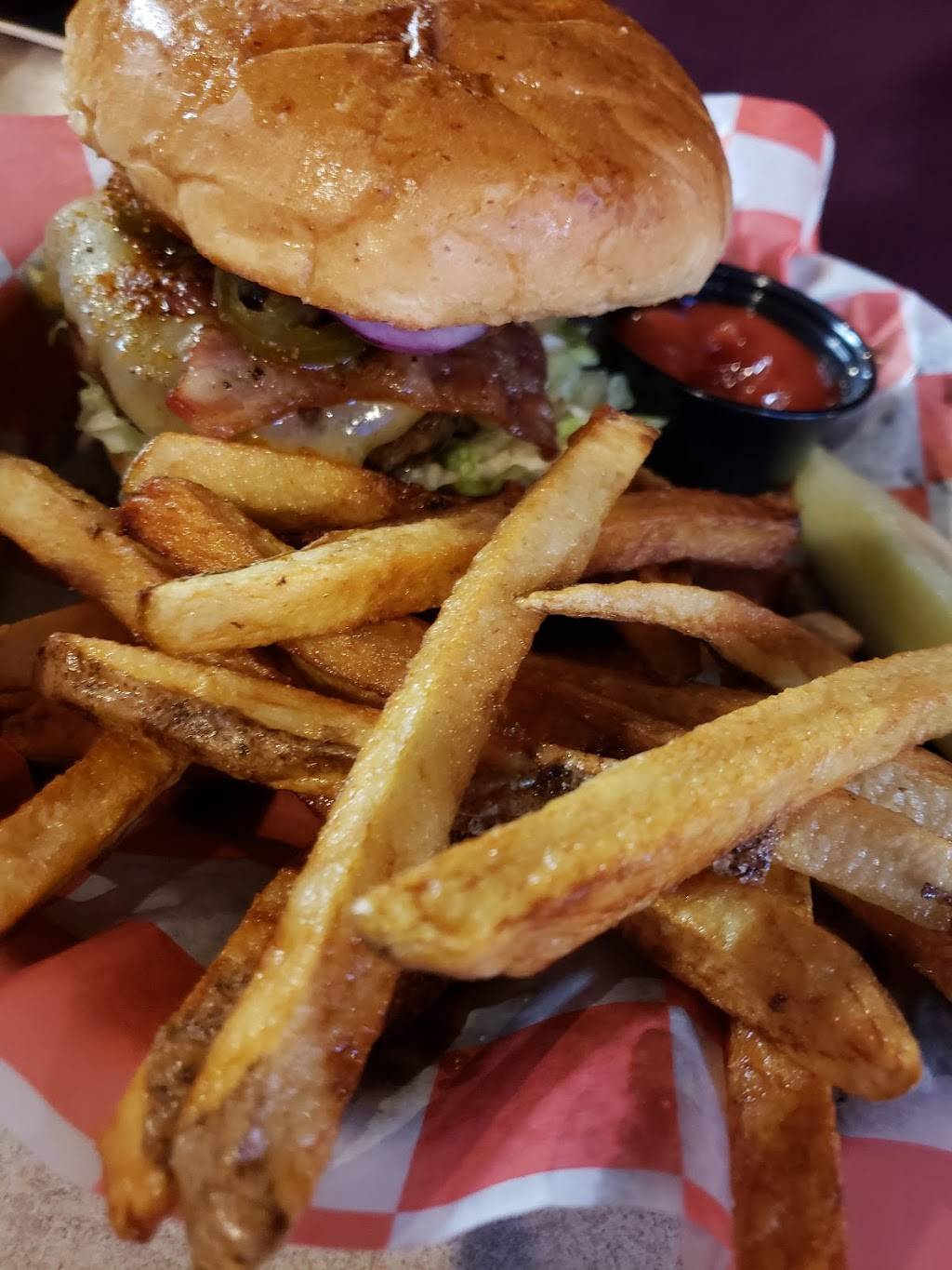 Game Time Sports Bar & Grill | restaurant | 3613 Harrison Ave, Cheviot, OH 45211, USA | 5136619464 OR +1 513-661-9464