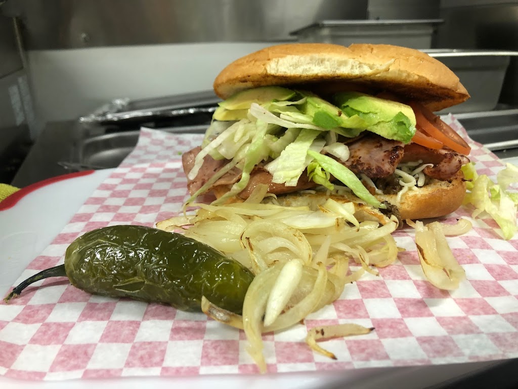 Mexicán Food El Crucero | restaurant | 3937 N O St, Fort Smith, AR 72904, USA | 4792218372 OR +1 479-221-8372