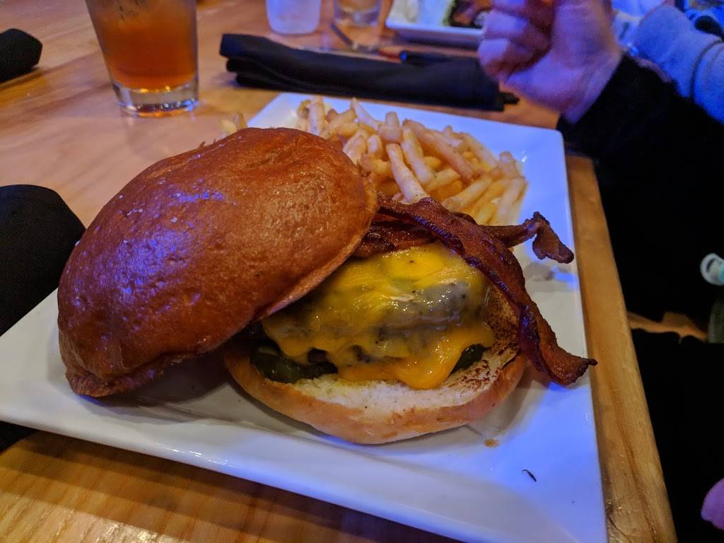 The Cowfish Sushi Burger Bar | restaurant | 4208 Six Forks Rd Ste 100, Raleigh, NC 27609, USA | 9197840400 OR +1 919-784-0400