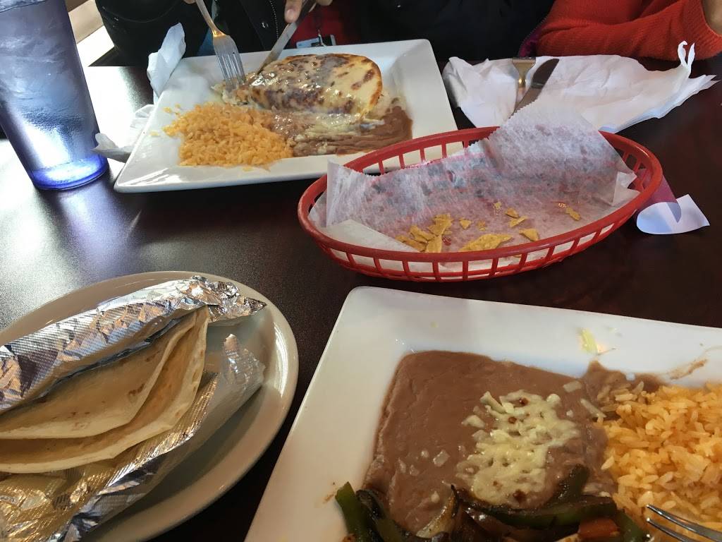 El Jaripeo | restaurant | 1202 W Main St, Charlottesville, VA 22903, USA | 4349729190 OR +1 434-972-9190