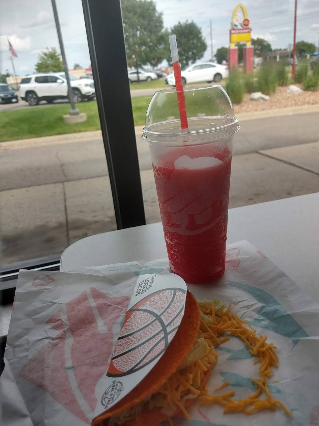 Taco Bell | meal takeaway | 7715 150th St W, Apple Valley, MN 55124, USA | 9529534553 OR +1 952-953-4553