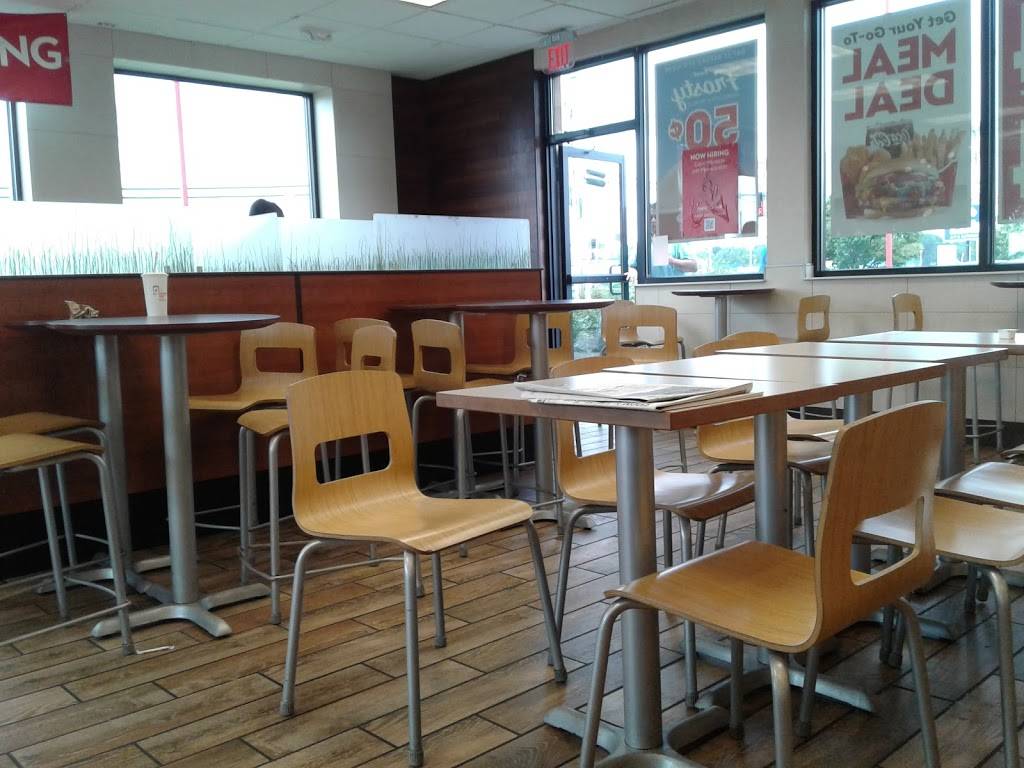 Wendys | restaurant | 2421 S Stoughton Rd, Madison, WI 53716, USA | 6082231120 OR +1 608-223-1120