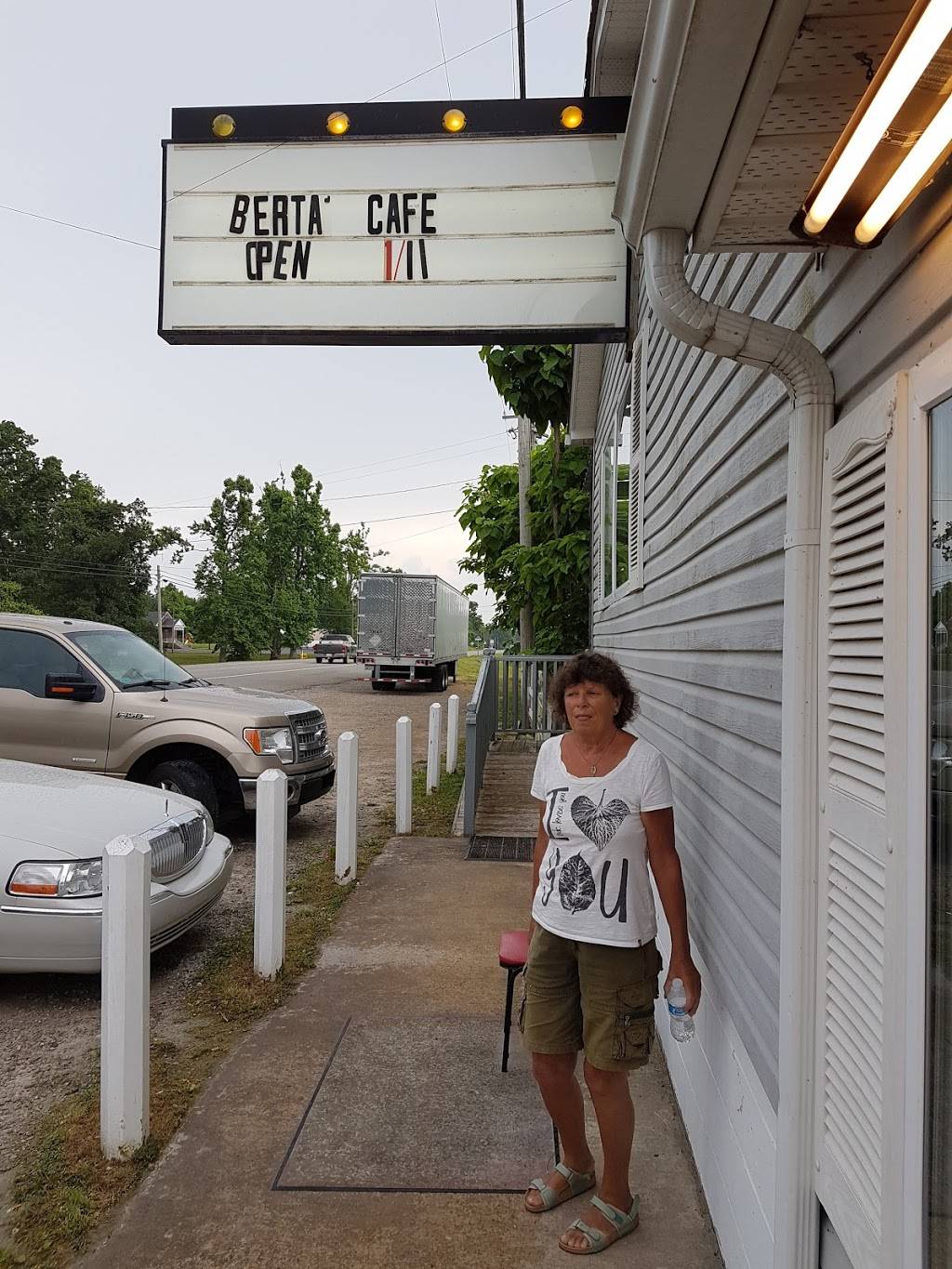 De Rossett Cafe | restaurant | 9212 Bockman Way, Sparta, TN 38583, USA | 9319355555 OR +1 931-935-5555