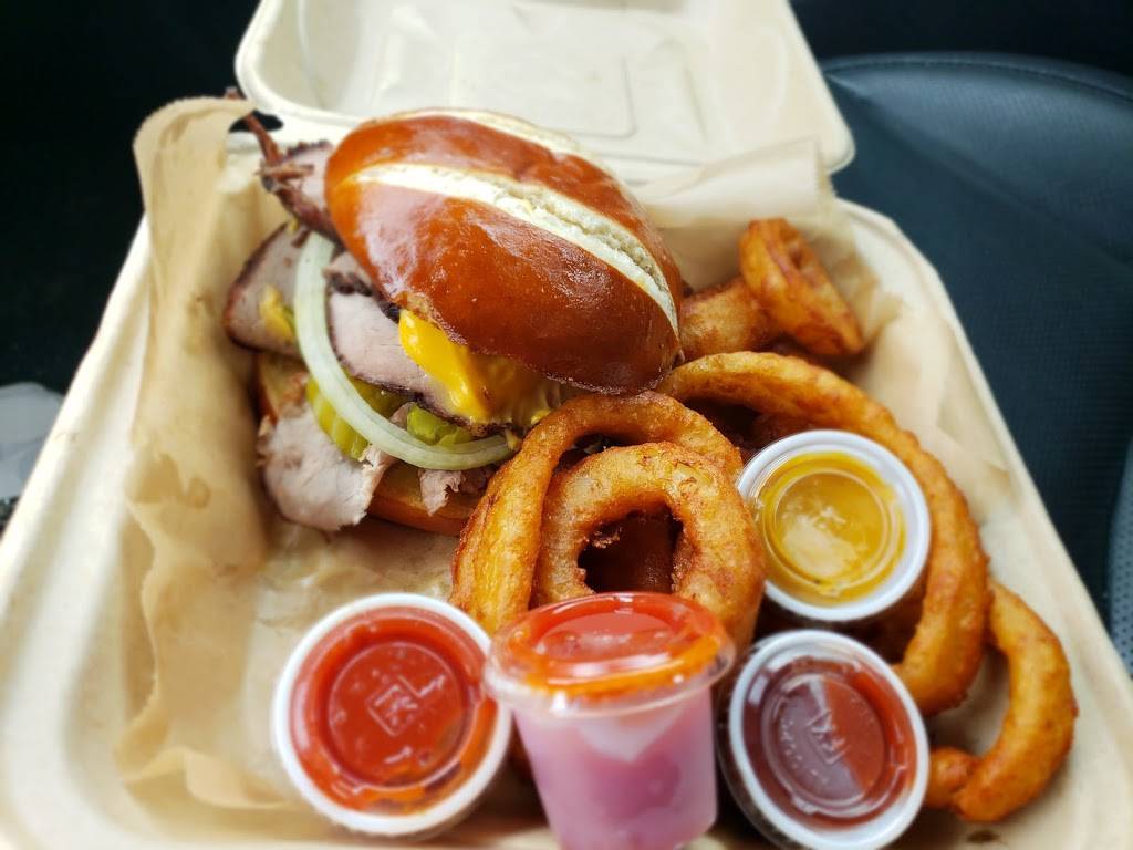 Mavericks Real Roast Beef | restaurant | 1746 Lexington Ave N, Roseville, MN 55113, USA | 6514939672 OR +1 651-493-9672