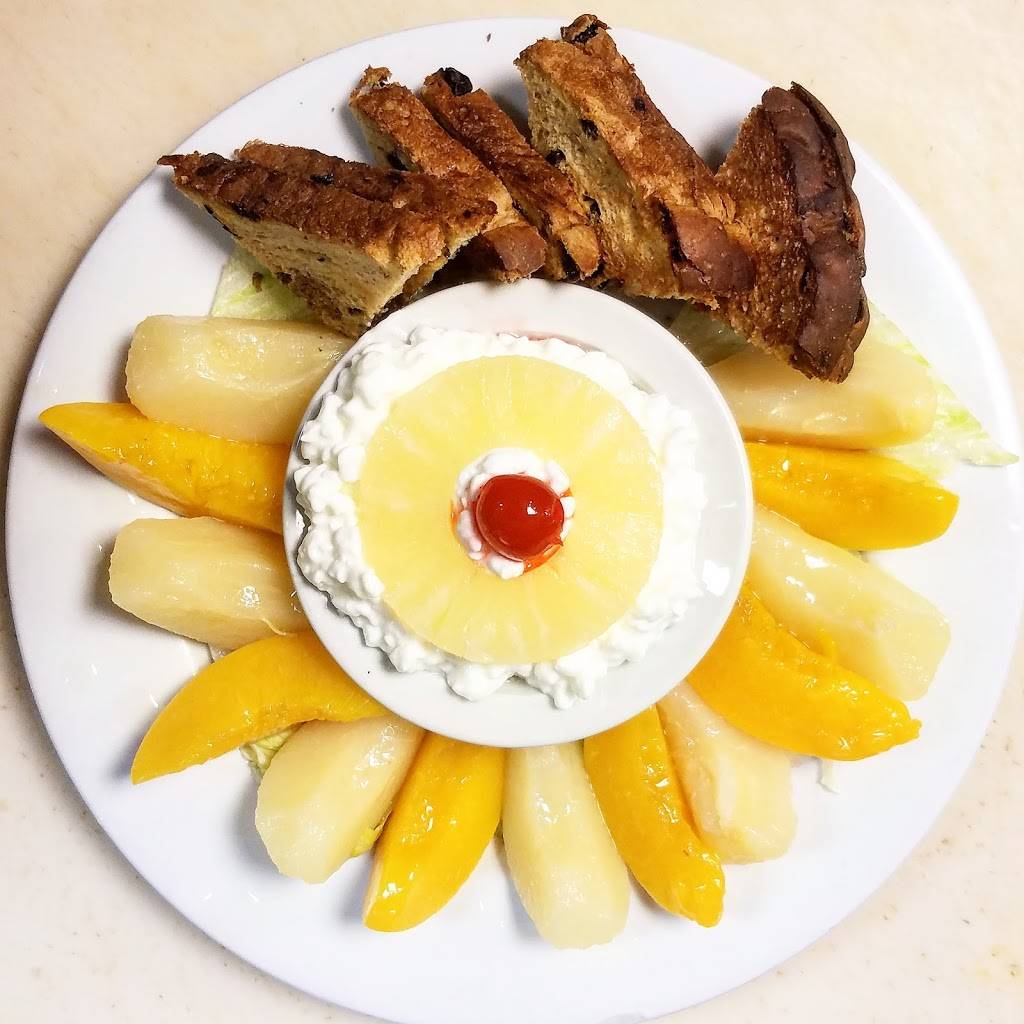 Old Town Family Restaurant | restaurant | 2107 Camanche Ave, Clinton, IA 52732, USA | 5632420130 OR +1 563-242-0130