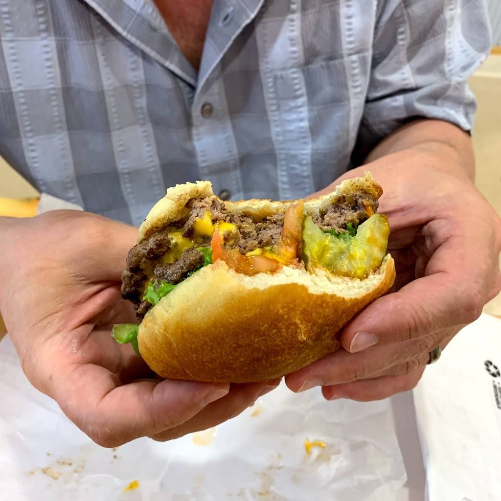 Moofinfries | restaurant | w11627 US-2, Naubinway, MI 49762, USA | 9064779000 OR +1 906-477-9000