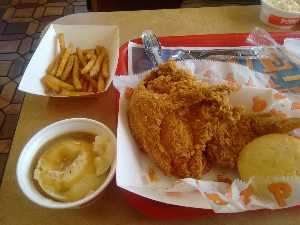 Popeyes Louisiana Kitchen | restaurant | 613 N 14th St, Leesburg, FL 34748, USA | 3523263553 OR +1 352-326-3553