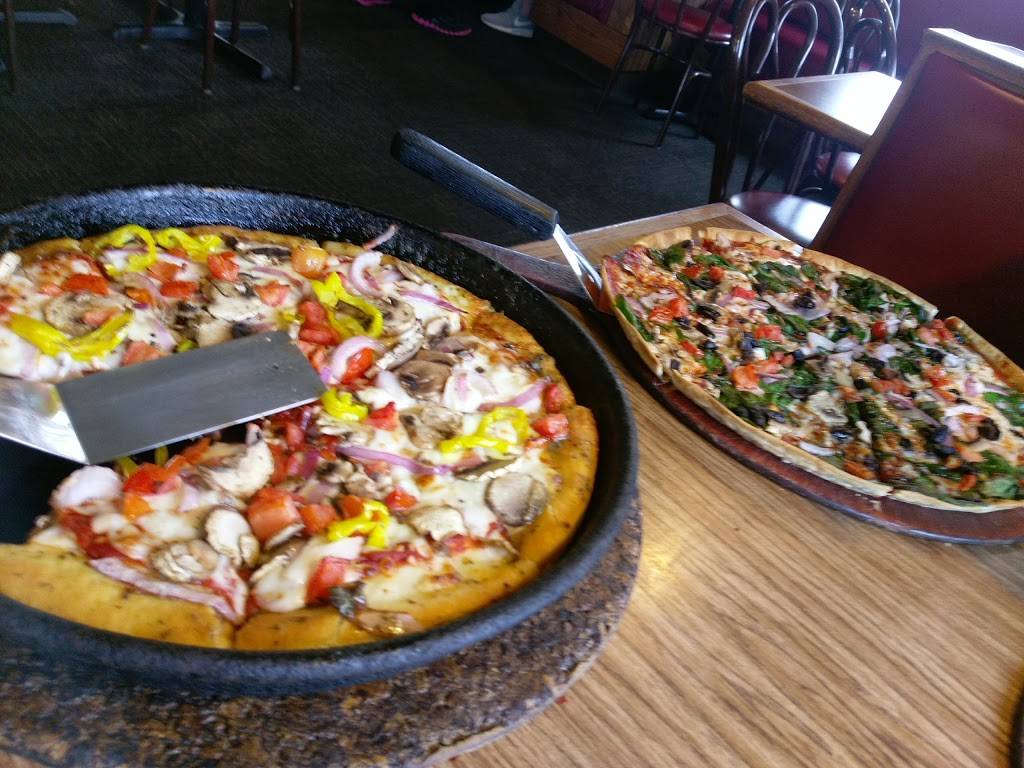 Pizza Hut | restaurant | 704 Main St W, Ripley, WV 25271, USA | 3043725533 OR +1 304-372-5533