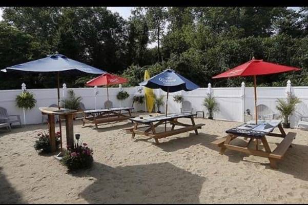 Hardys Tiki Bar | restaurant | 740 N Main St, West Bridgewater, MA 02379, USA | 7742574077 OR +1 774-257-4077