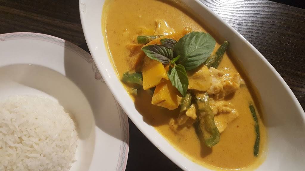 Queen Bees Thai Kitchen | restaurant | 3781 S Nova Rd p, Port Orange, FL 32129, USA | 3862369919 OR +1 386-236-9919