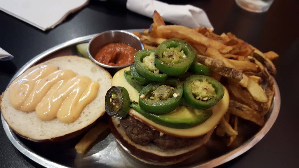 Burger Antics | restaurant | 3740 Grand Blvd, Brookfield, IL 60513, USA | 7082555182 OR +1 708-255-5182