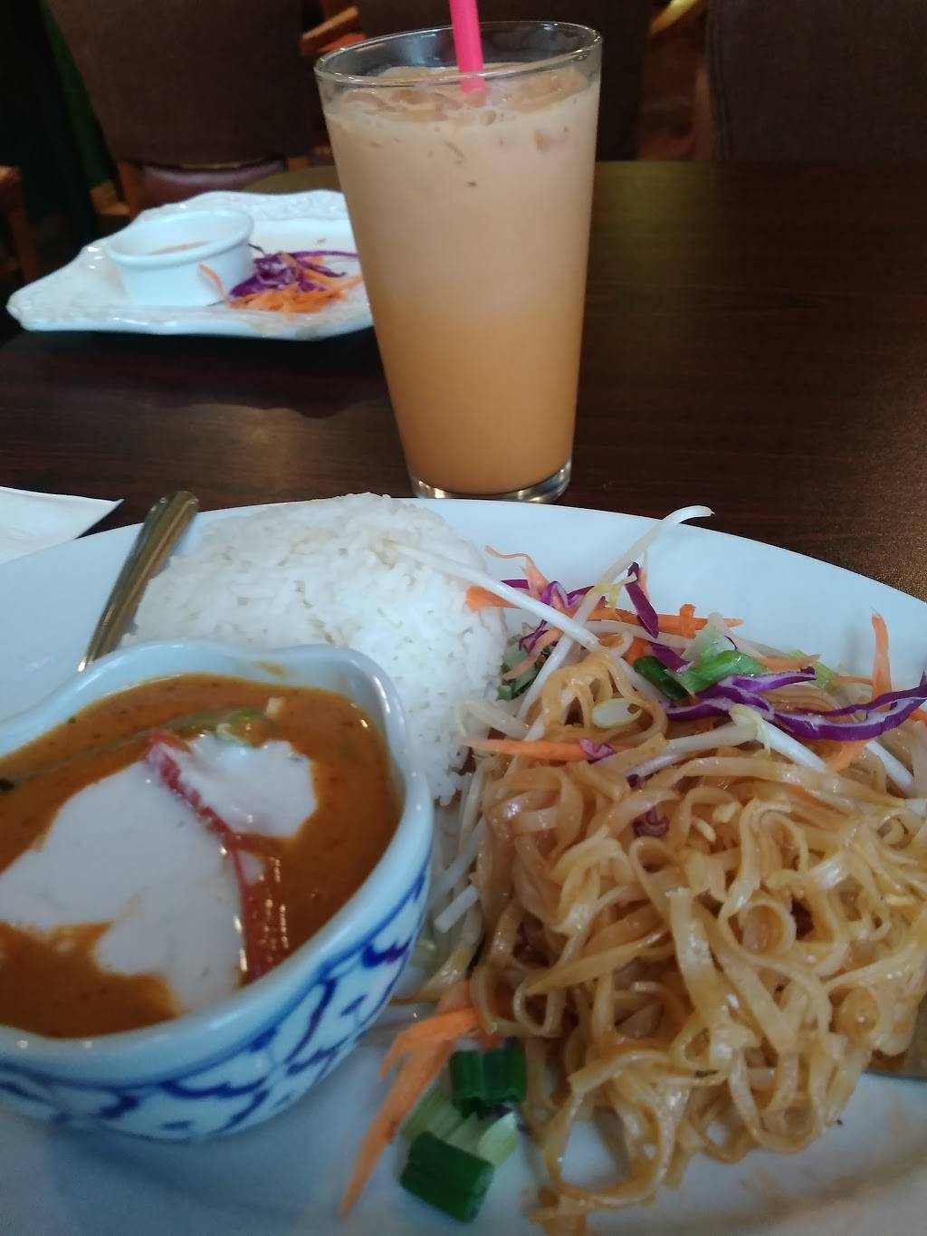 Sno Thai Restaurant | restaurant | 7713 Center Blvd SE #150, Snoqualmie, WA 98065, USA | 4253965550 OR +1 425-396-5550